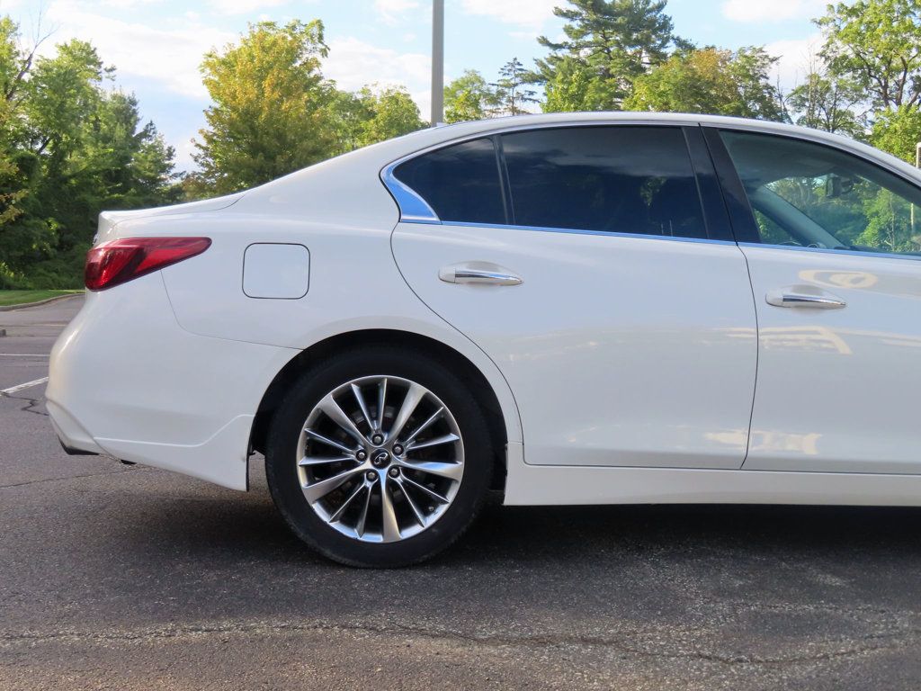 2018 Infiniti Q50 3.0t LUXE AWD photo 15
