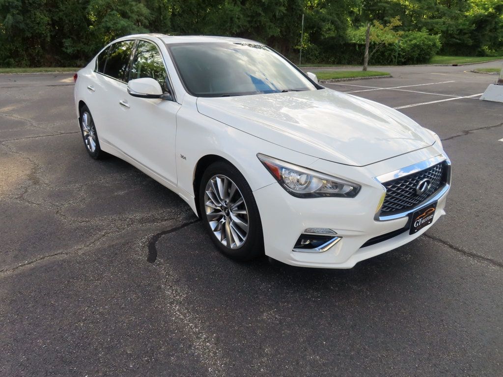 2018 Infiniti Q50 3.0t LUXE AWD photo 17