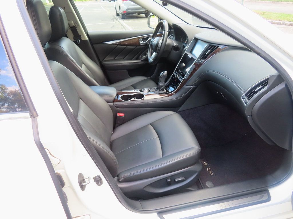 2018 Infiniti Q50 3.0t LUXE AWD photo 22