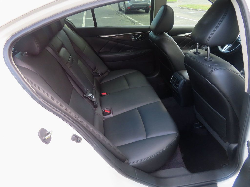 2018 Infiniti Q50 3.0t LUXE AWD photo 24