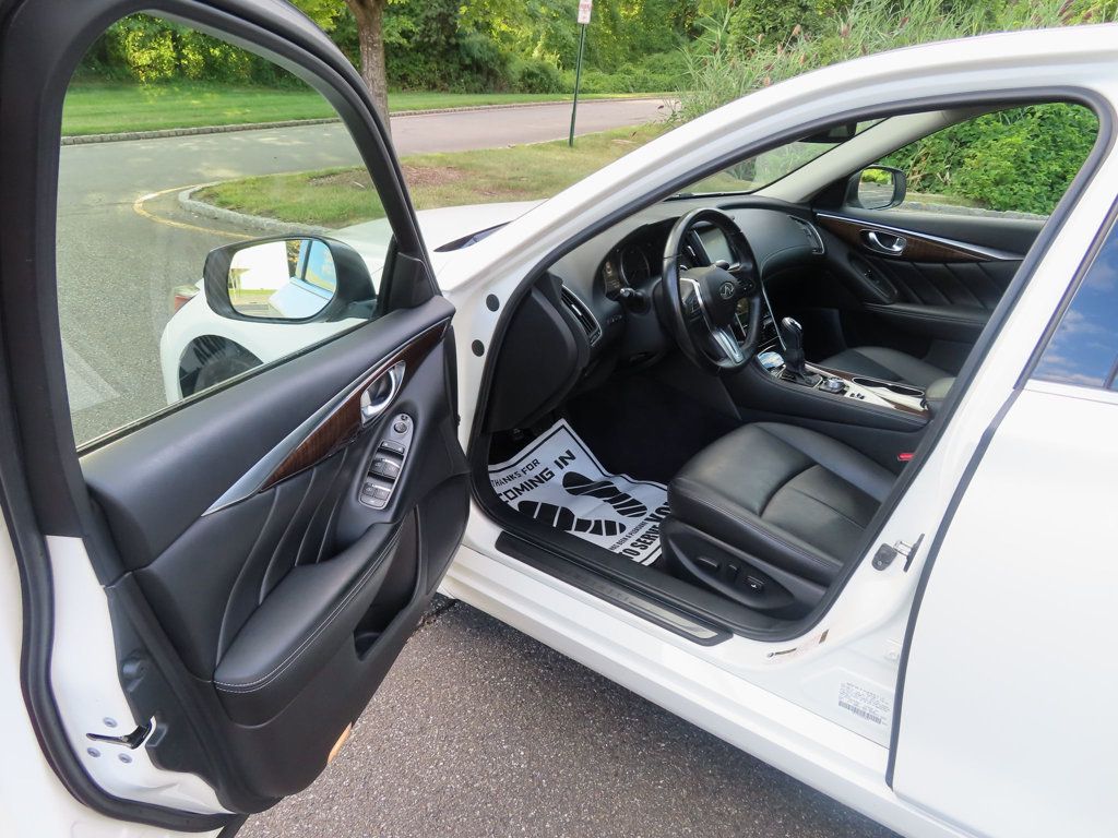 2018 Infiniti Q50 3.0t LUXE AWD photo 5