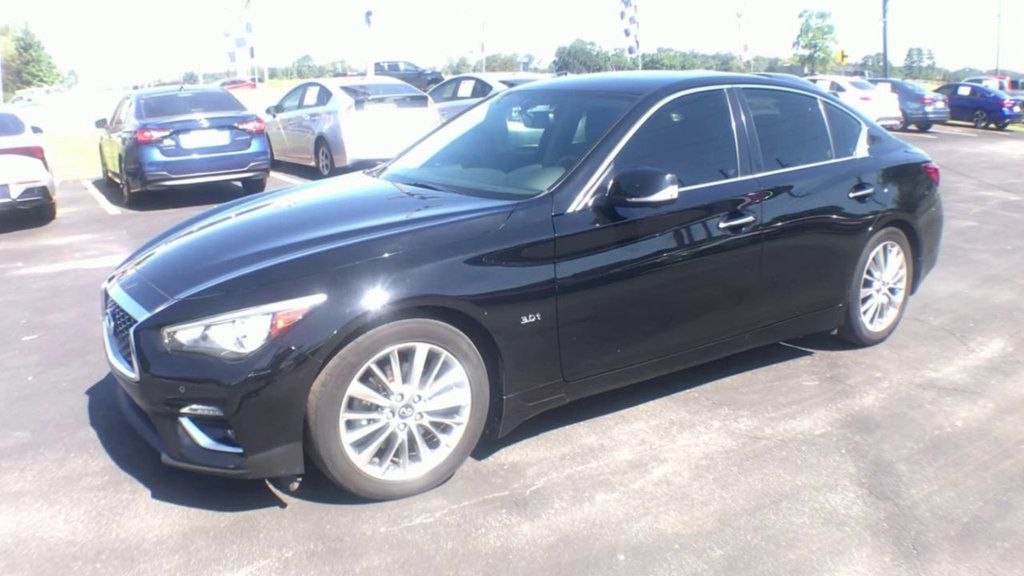 2018 Infiniti Q50 3.0t LUXE photo 3