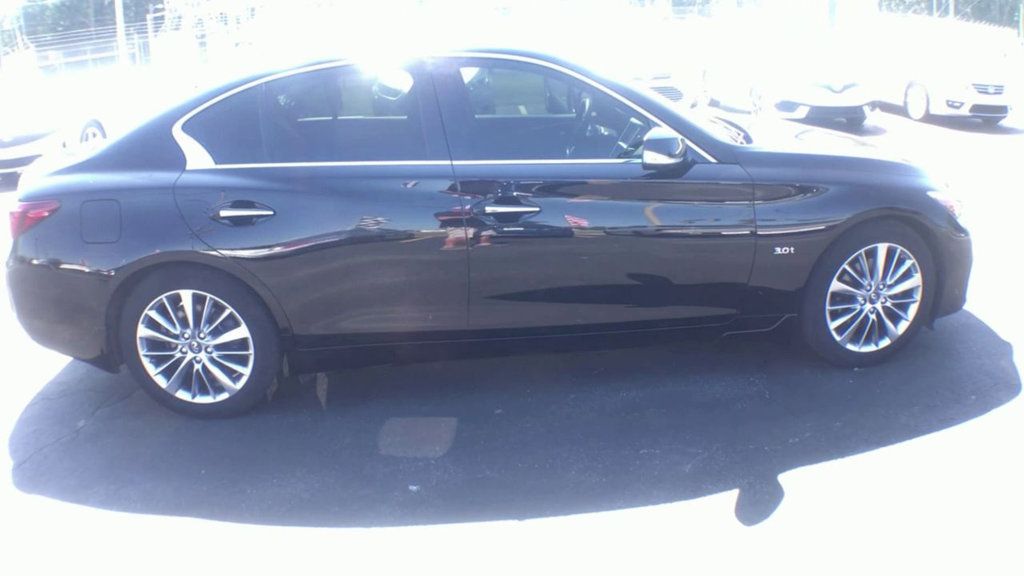 2018 Infiniti Q50 3.0t LUXE photo 8