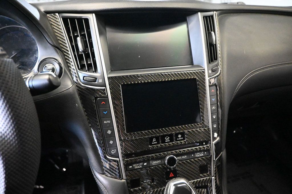 Infiniti Q60 photo 10