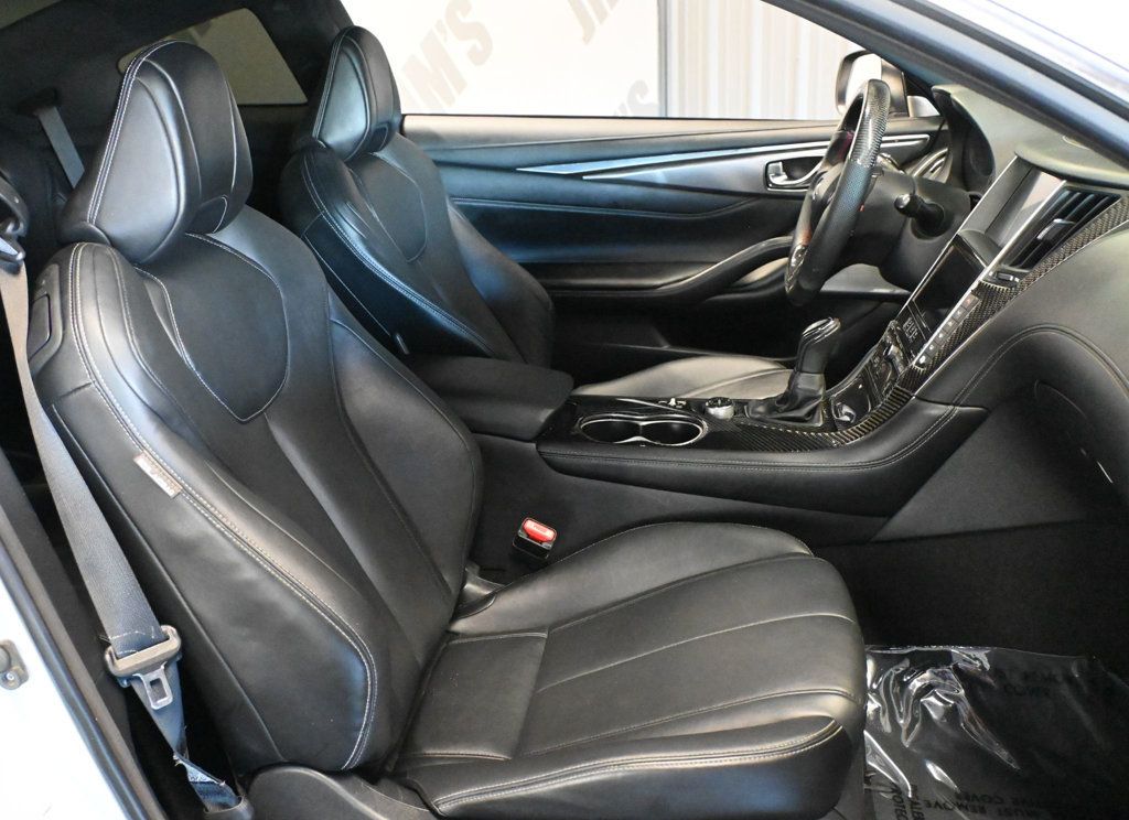 Infiniti Q60 photo 15