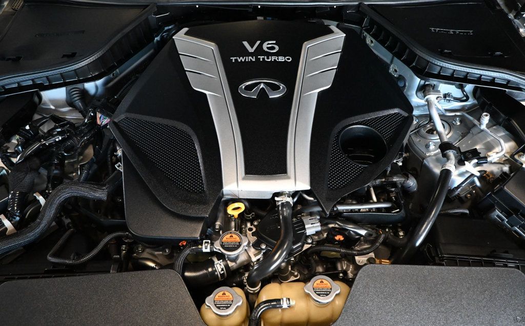 Infiniti Q60 photo 17