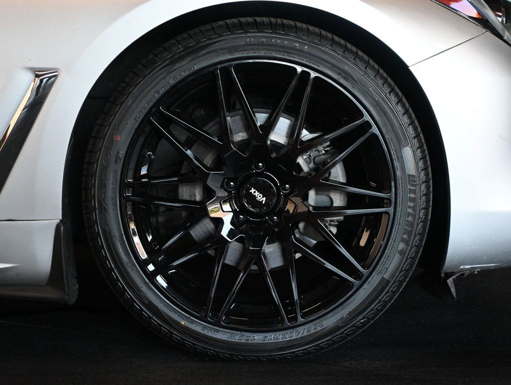 Infiniti Q60 photo 6