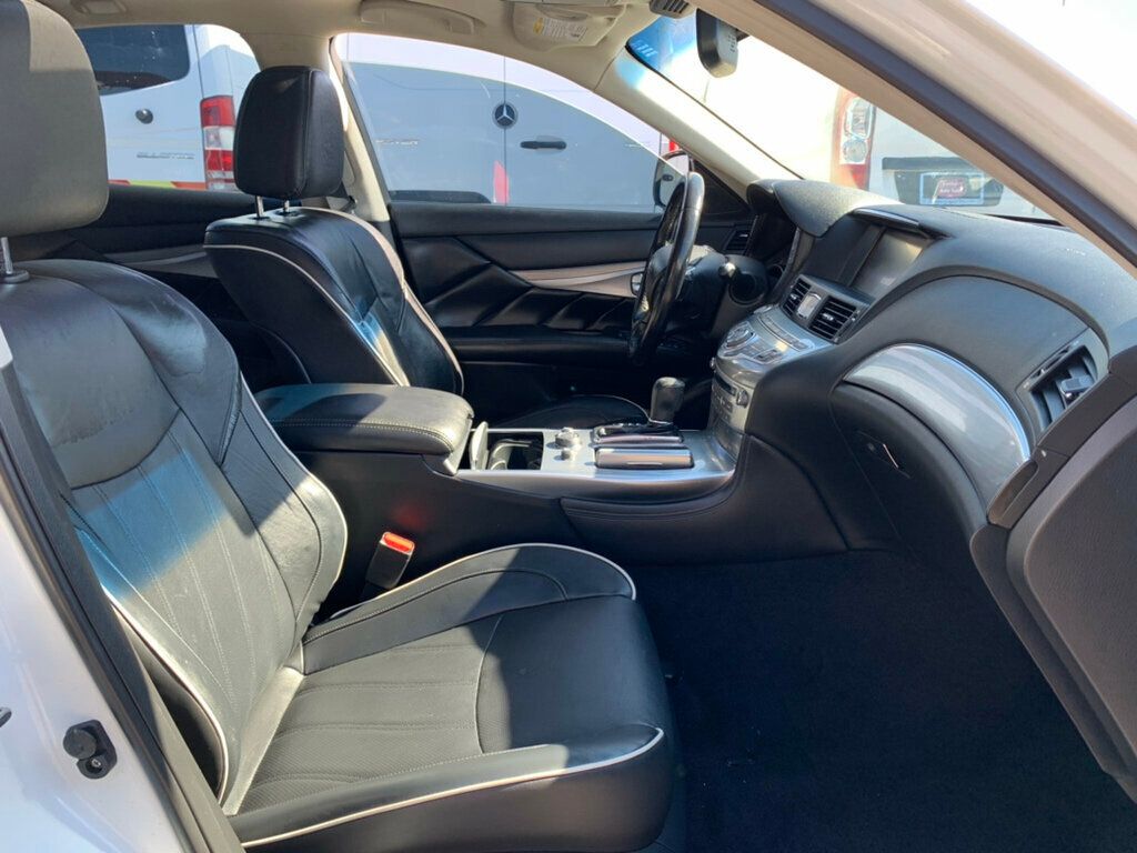 2018 INFINITI Q70 3.7 LUXE RWD - 22982887 - 18