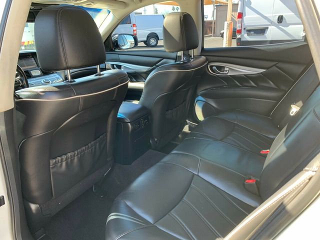 2018 INFINITI Q70 3.7 LUXE RWD - 22982887 - 24