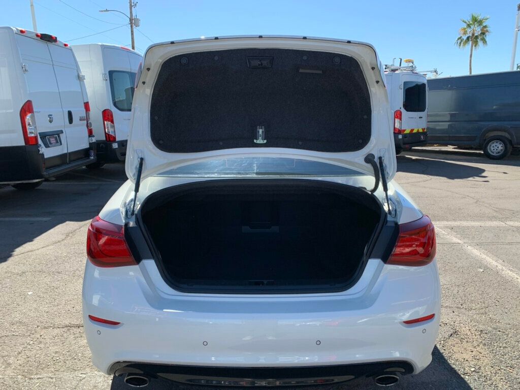 2018 INFINITI Q70 3.7 LUXE RWD - 22982887 - 27