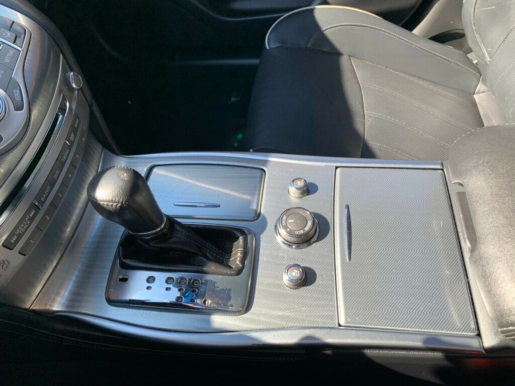 2018 INFINITI Q70 3.7 LUXE RWD - 22982887 - 31