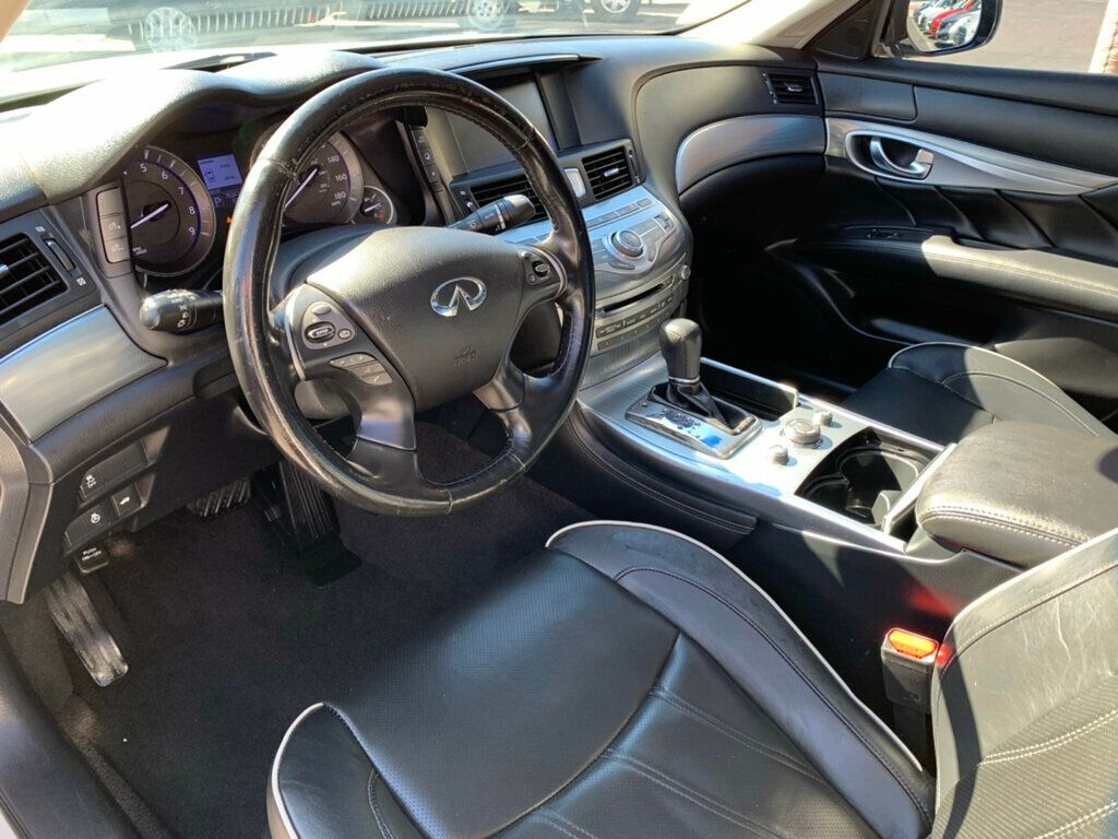2018 INFINITI Q70 3.7 LUXE RWD - 22982887 - 3