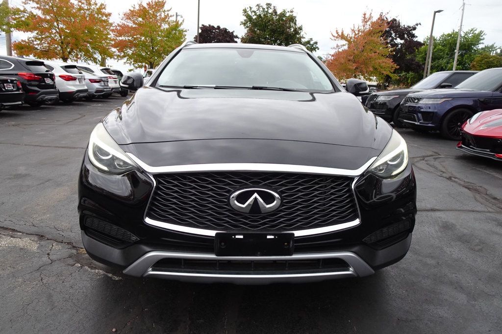 2018 Infiniti QX30 photo 3