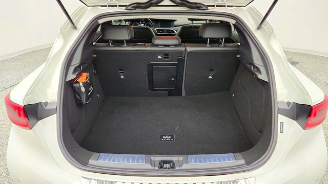 2018 INFINITI QX30 Premium AWD - 23032105 - 21