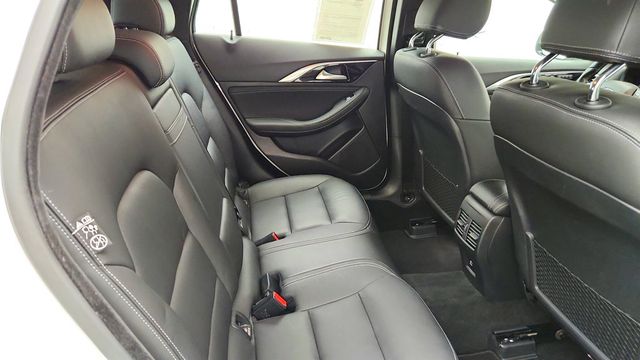 2018 INFINITI QX30 Premium AWD - 23032105 - 22