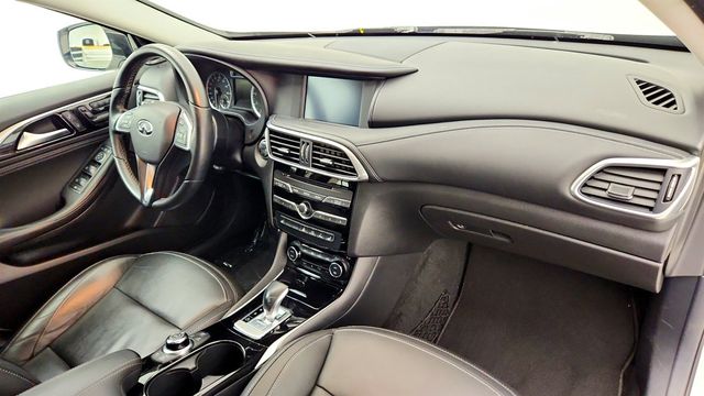 2018 INFINITI QX30 Premium AWD - 23032105 - 23