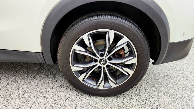 2018 INFINITI QX30 Premium AWD - 23032105 - 8