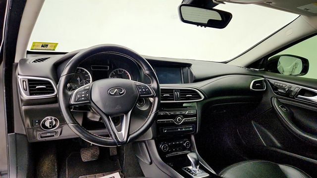 2018 INFINITI QX30 Premium AWD w/ Panoramic Sunroof & INFINITI InTouch Apps - 22996190 - 11