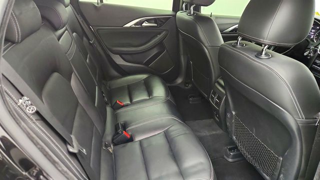 2018 INFINITI QX30 Premium AWD w/ Panoramic Sunroof & INFINITI InTouch Apps - 22996190 - 21