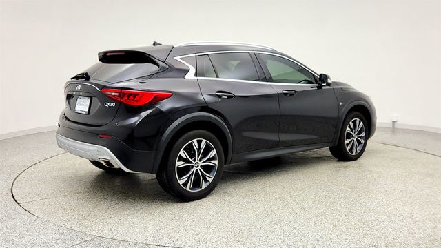2018 INFINITI QX30 Premium AWD w/ Panoramic Sunroof & INFINITI InTouch Apps - 22996190 - 4