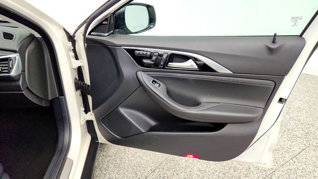 2018 INFINITI QX30 Premium AWD w/ Technology & Navigation Pkgs + Panoramic Moonroof - 23032105 - 24