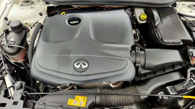 2018 INFINITI QX30 Premium AWD w/ Technology & Navigation Pkgs + Panoramic Moonroof - 23032105 - 25