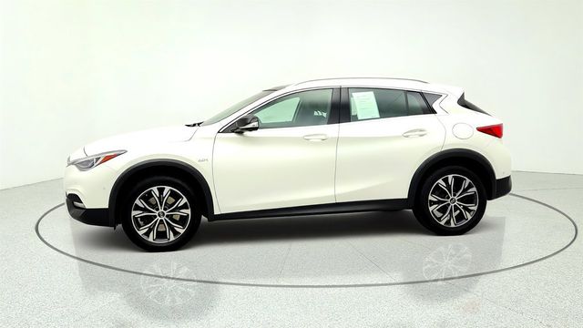 2018 INFINITI QX30 Premium AWD w/ Technology & Navigation Pkgs + Panoramic Moonroof - 23032105 - 7