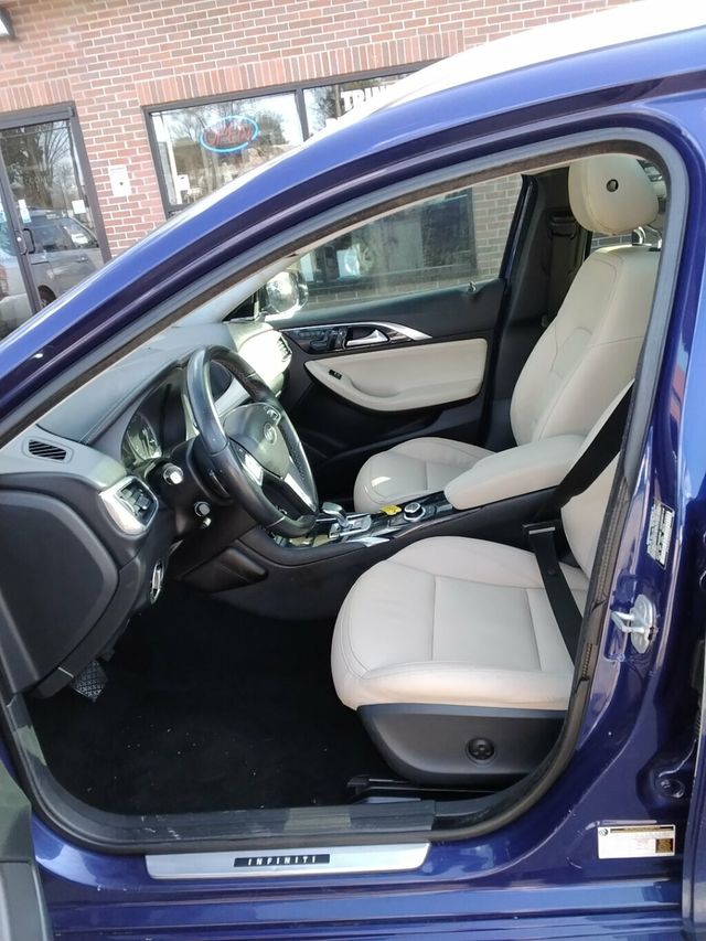 2018 INFINITI QX30 Premium FWD - 22996845 - 10