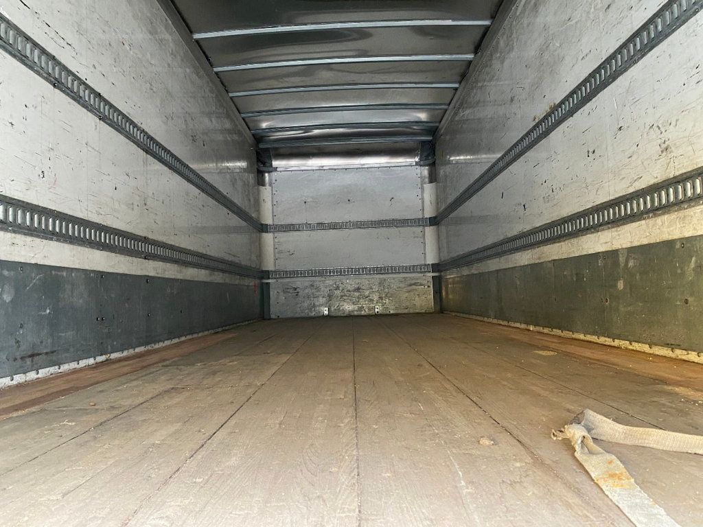 2018 Isuzu FTR 24ft Dry Freight Box Truck Moving Truck With Liftgate - 22975922 - 11