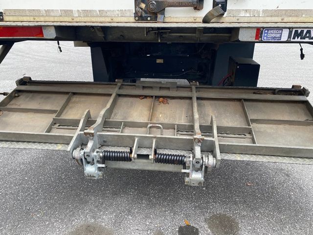 2018 Isuzu FTR 24ft Dry Freight Box Truck Moving Truck With Liftgate - 22975922 - 12