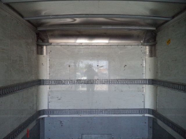 2018 Isuzu FTR 24ft Dry Freight Box Truck Moving Truck With Liftgate - 22975922 - 32