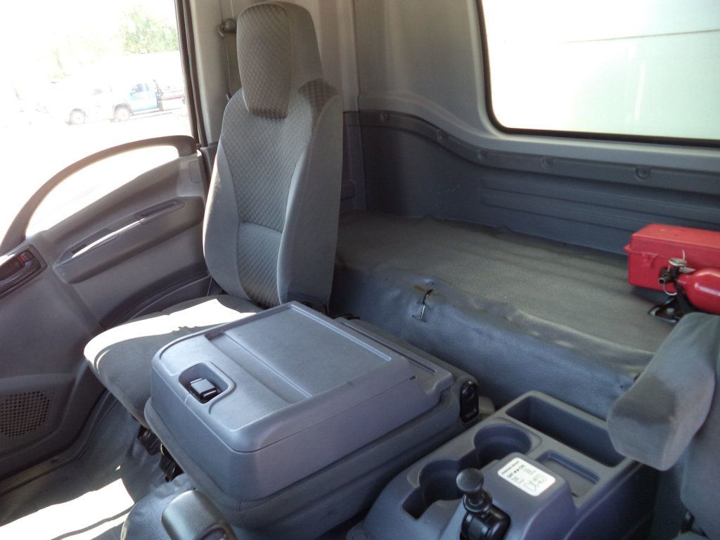 2018 Isuzu FTR 24ft Dry Freight Box Truck Moving Truck With Liftgate - 22975922 - 38
