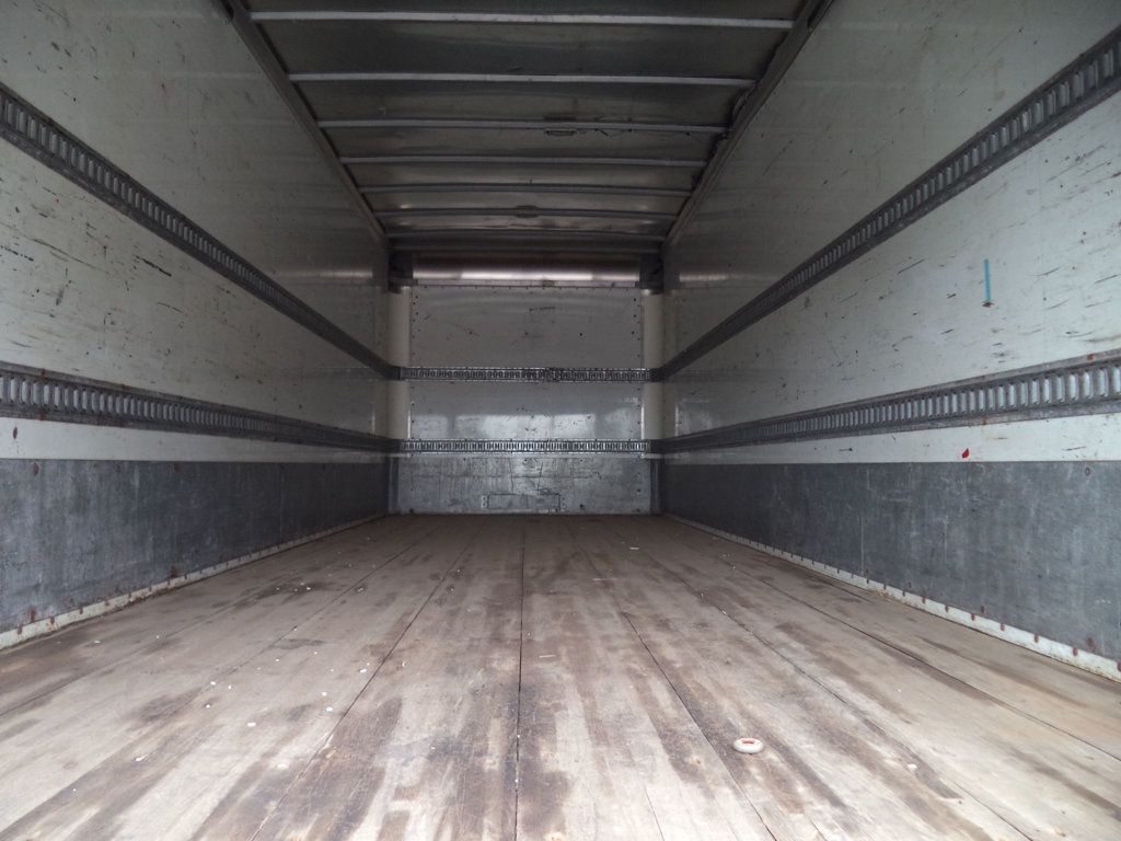 2018 Isuzu FTR 24ft Dry Freight Box Truck Moving Truck With Liftgate - 23063572 - 25