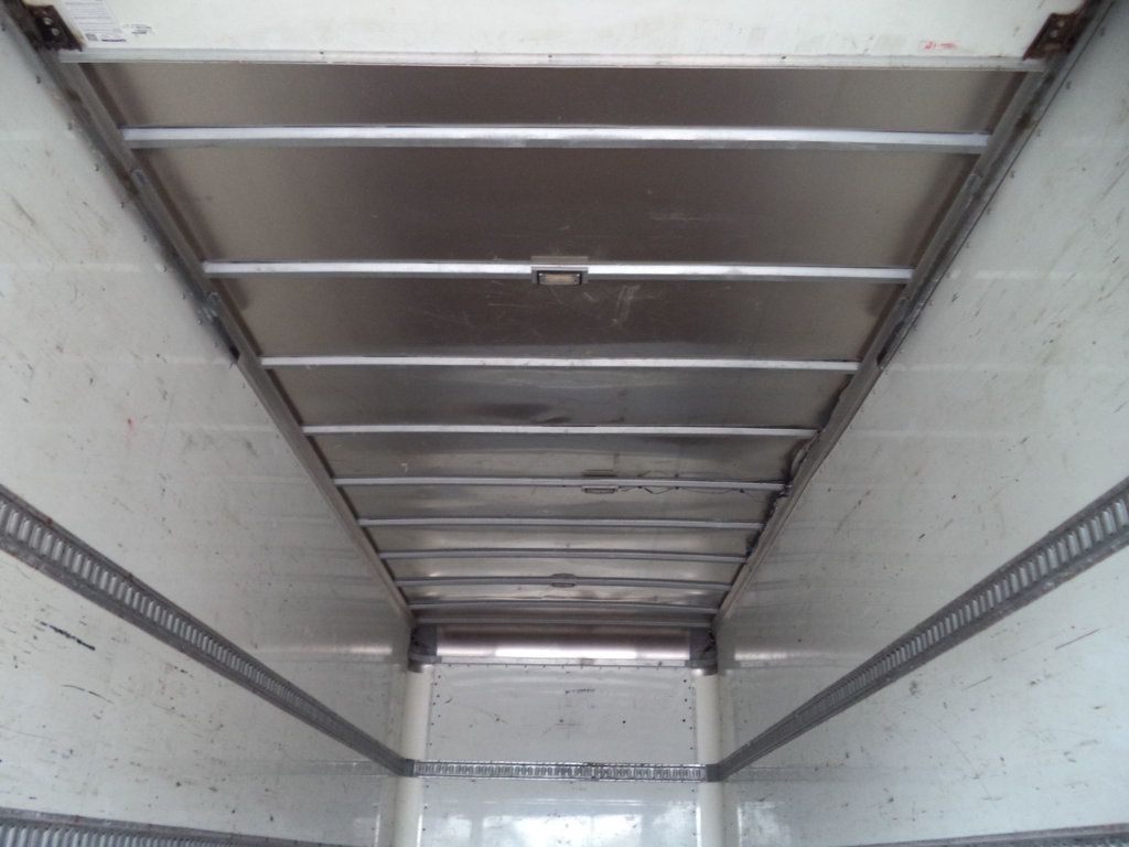 2018 Isuzu FTR 24ft Dry Freight Box Truck Moving Truck With Liftgate - 23063572 - 26