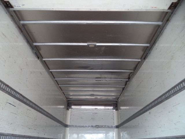 2018 Isuzu FTR 24ft Dry Freight Box Truck Moving Truck With Liftgate - 23063572 - 26