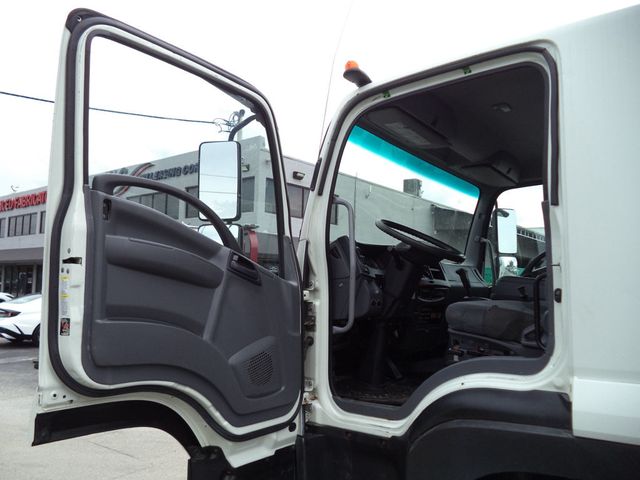 2018 Isuzu FTR 24ft Dry Freight Box Truck Moving Truck With Liftgate - 23063572 - 32