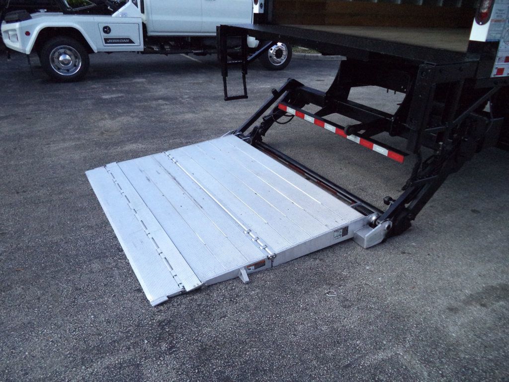 2018 Isuzu FTR 26ft Dry Freight Box Truck Moving Truck With Liftgate - 22959514 - 27