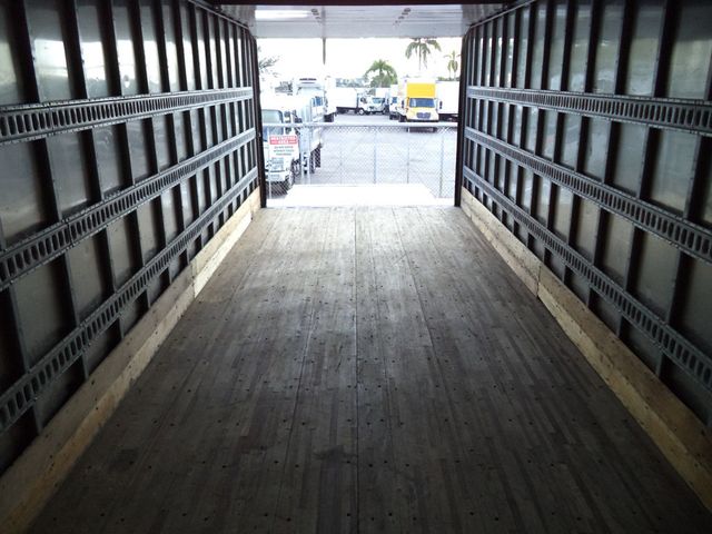 2018 Isuzu FTR 26ft Dry Freight Box Truck Moving Truck With Liftgate - 22959514 - 31