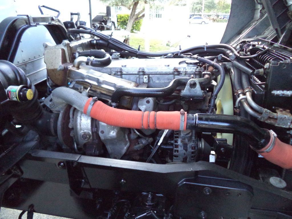 2018 Isuzu FTR 26ft Dry Freight Box Truck Moving Truck With Liftgate - 22959514 - 35