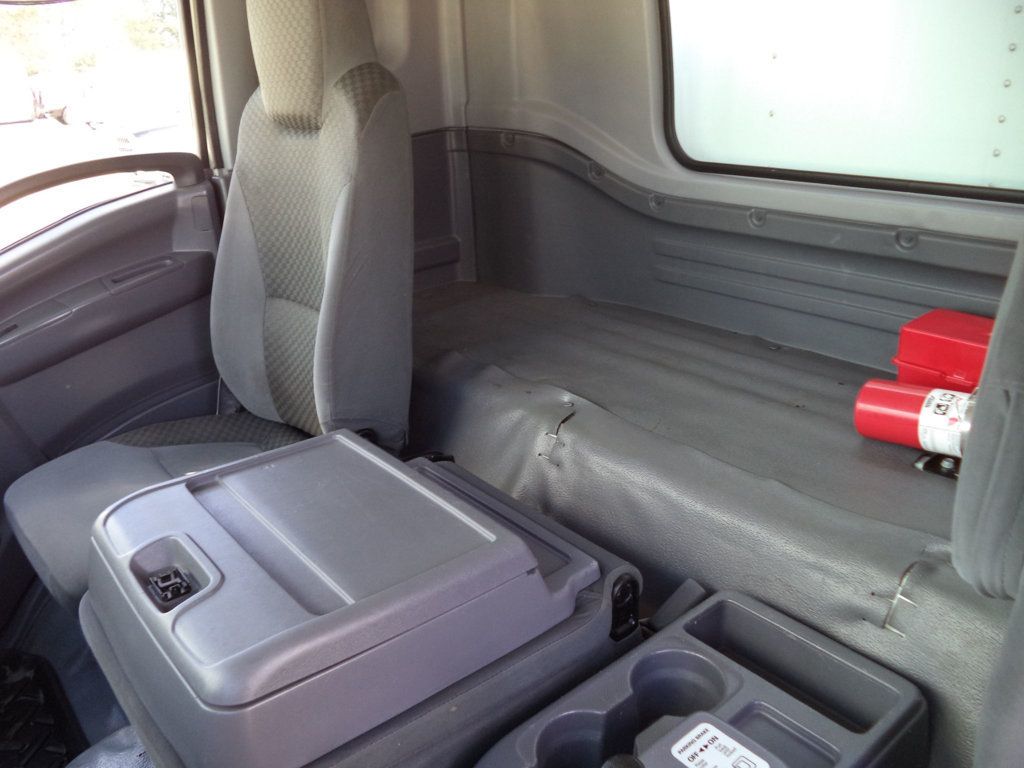 2018 Isuzu FTR 26ft Dry Freight Box Truck Moving Truck With Liftgate - 22959514 - 38