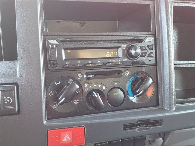 2018 Isuzu NPR 24' Box Truck - 22946781 - 10