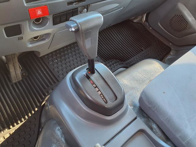 2018 Isuzu NPR 24' Box Truck - 22946781 - 12