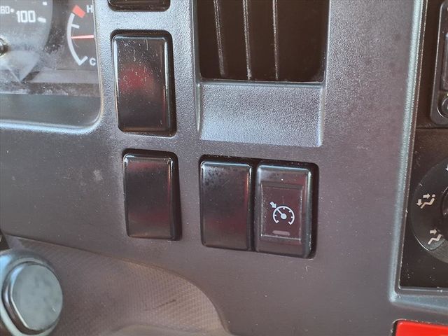 2018 Isuzu NPR 24' Box Truck - 22946781 - 25