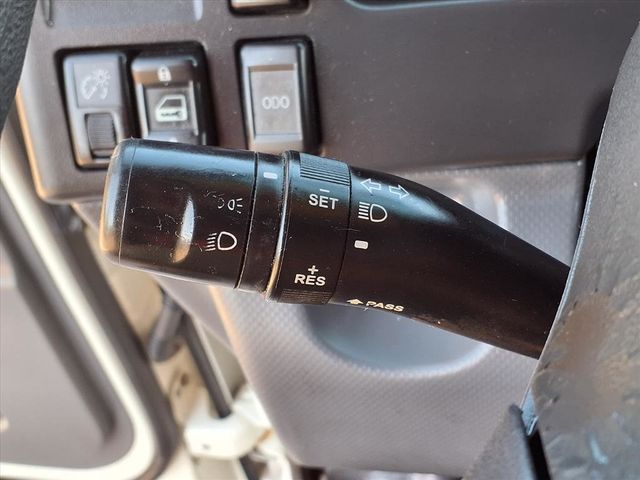 2018 Isuzu NPR 24' Box Truck - 22946781 - 27