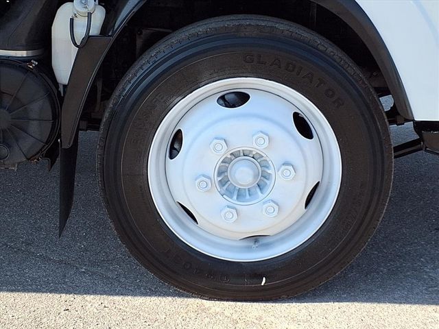 2018 Isuzu NPR 24' Box Truck - 22946781 - 31