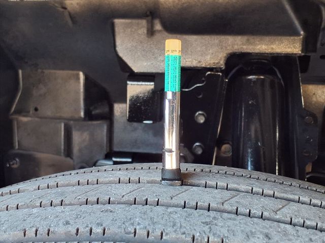 2018 Isuzu NPR 24' Box Truck - 22946781 - 32