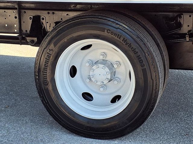 2018 Isuzu NPR 24' Box Truck - 22946781 - 36