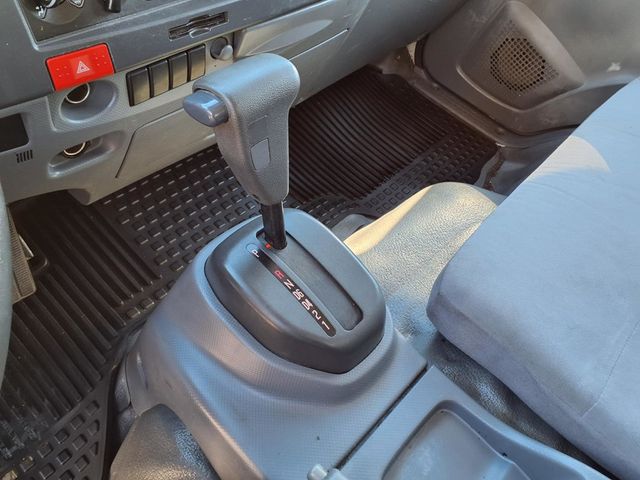 2018 Isuzu NPR 24' Box Truck - 22987769 - 11