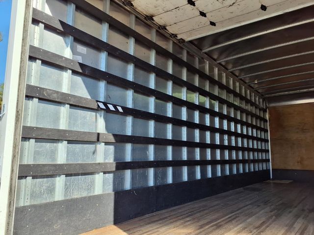 2018 Isuzu NPR 24' Box Truck - 22987769 - 19