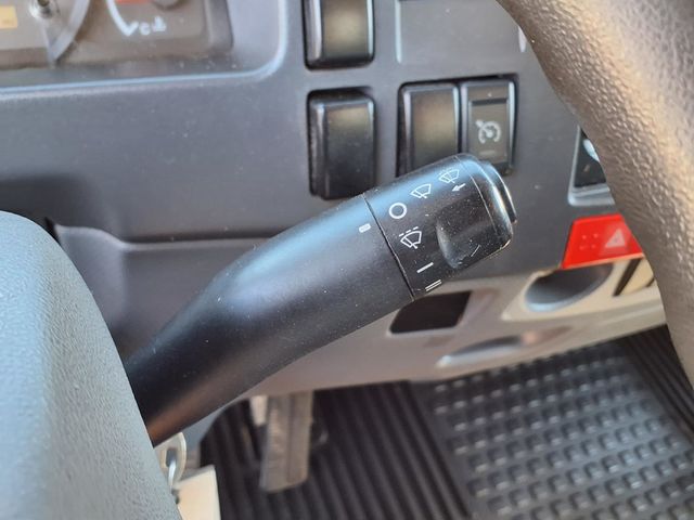 2018 Isuzu NPR 24' Box Truck - 22987769 - 25